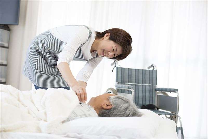 経験の浅い介護士も大阪市で求人しており研修も用意しています